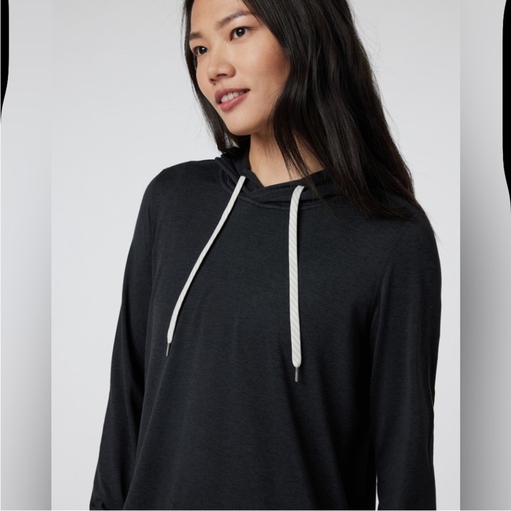Vuori Halo Essential Hoodie Black
Heather - Picture 4 of 8